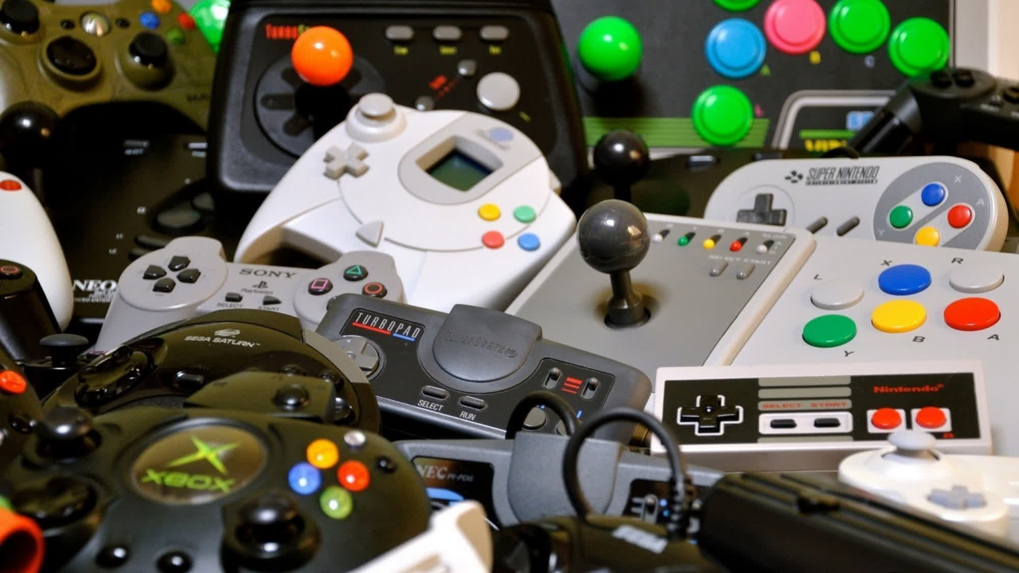 Nueve detenidos en Italia por vender consolas de juegos retro falsificadas procedentes de China