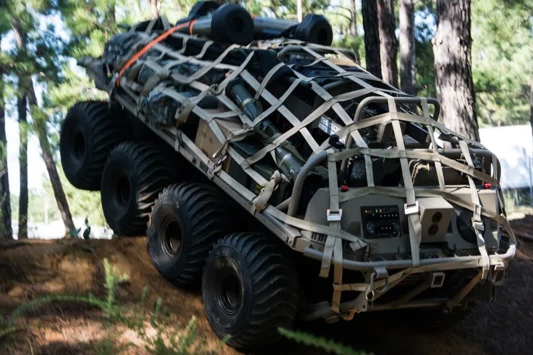 El ejército de EE. UU. encarga nuevos robots capaces de transportar 2.000 libras