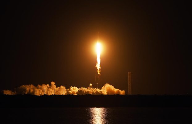 La FAA quiere imponer más de 630.000 dólares en multas por violaciones a los lanzamientos de SpaceX