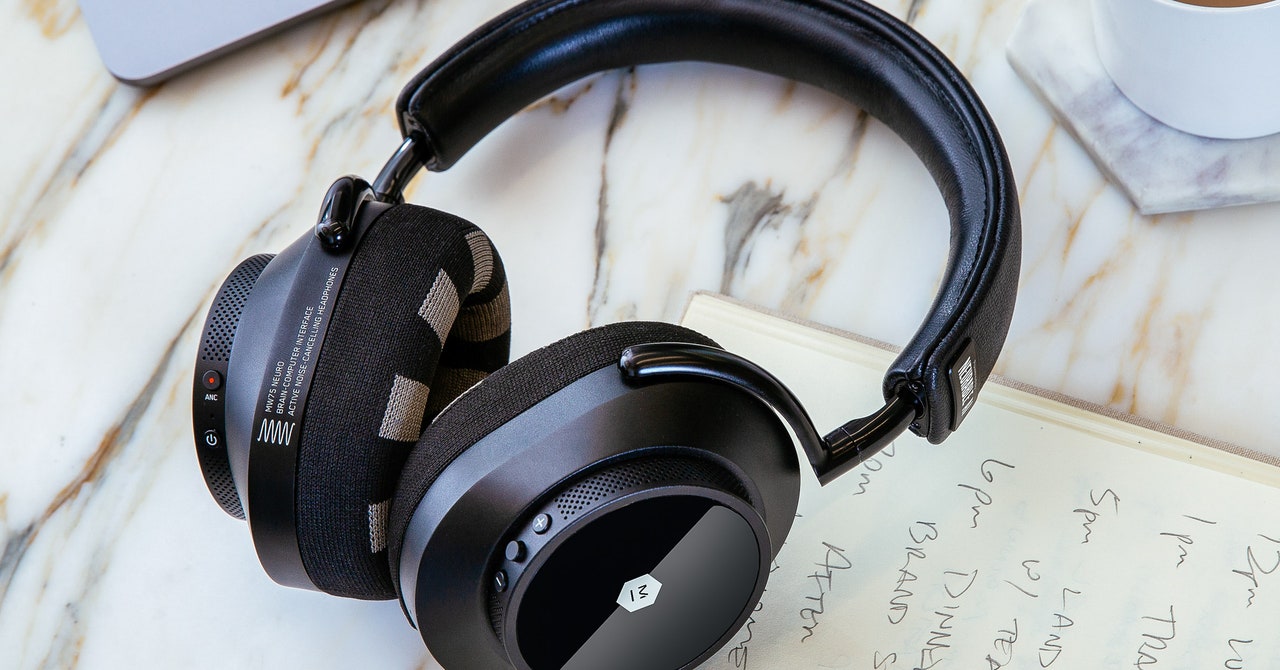 Probé estos auriculares que rastrean el cerebro y que afirman mejorar la concentración