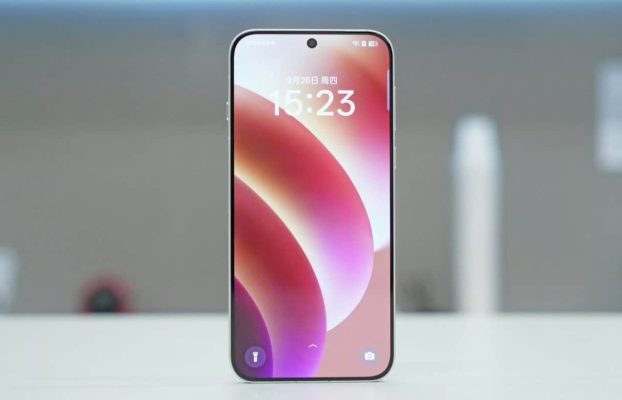 OPPO Find X8 aparece con biseles finos y control deslizante de alerta