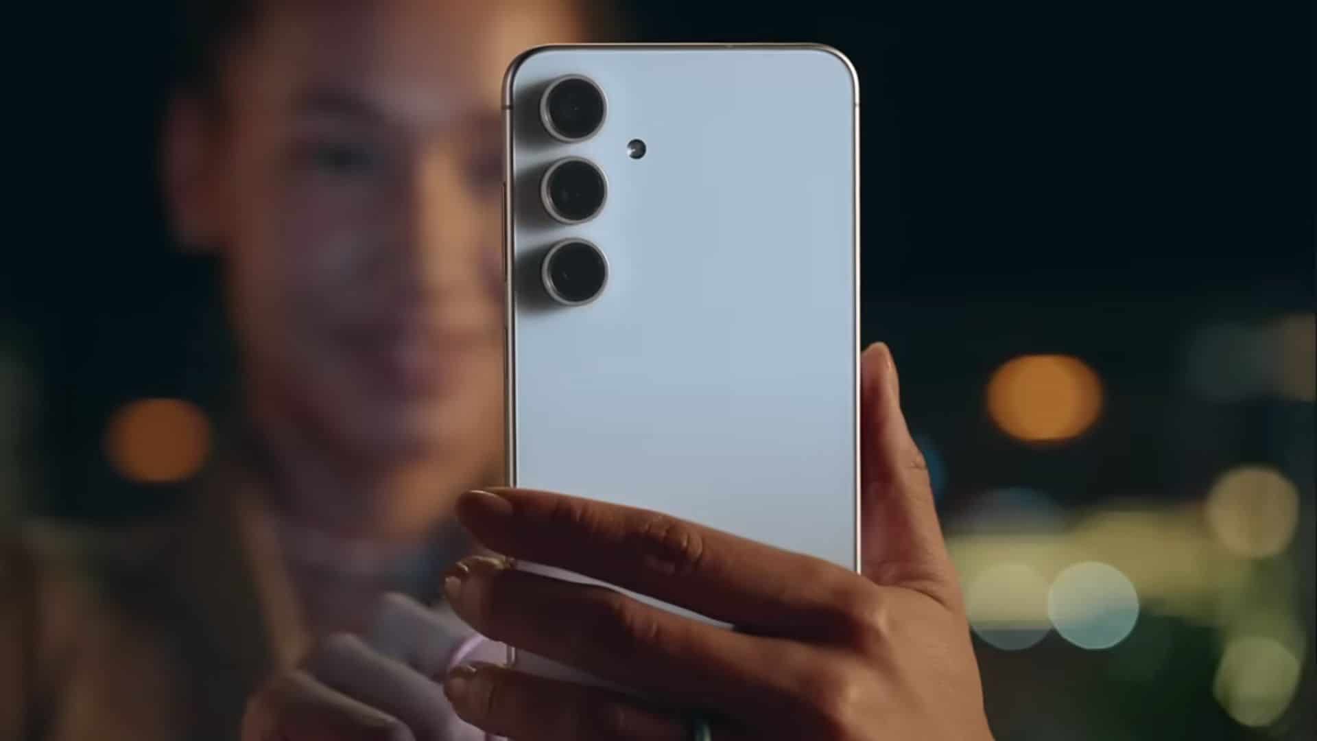 Vea los videos de presentación oficiales de Galaxy S24 FE y Tab S10