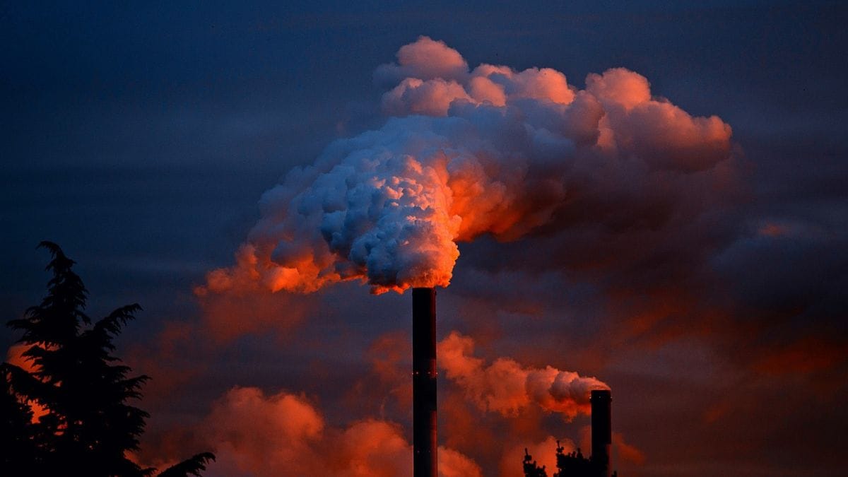 Los gases de efecto invernadero aumentan rápidamente en la atmósfera debido a las actividades humanas, destaca un nuevo informe