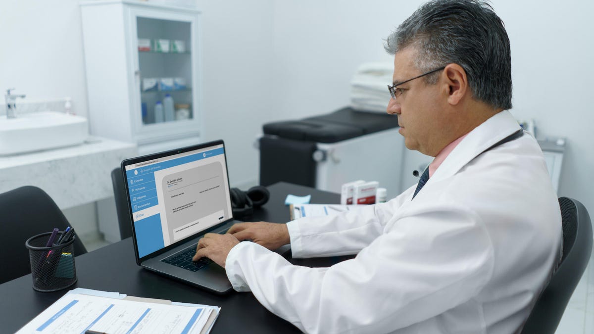 ¿Está haciendo preguntas médicas a través de MyChart? Su médico puede permitir que la IA responda