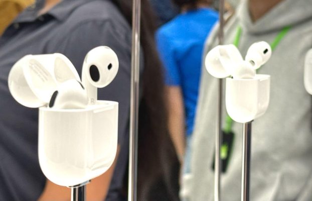 ¿Sientes curiosidad por los AirPods 4 de Apple? Estas son las diferencias entre los nuevos modelos