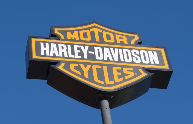 5 celebridades que conducen motocicletas Harley-Davidson