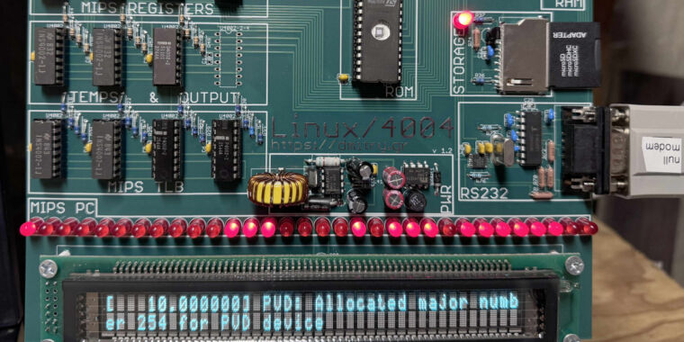 Linux arranca en 4,76 días en el Intel 4004