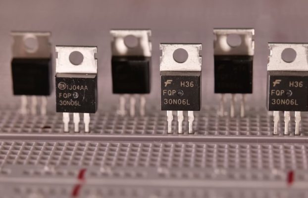 Desarrollan un transistor de molécula única con control mecánico para una electrónica más rápida