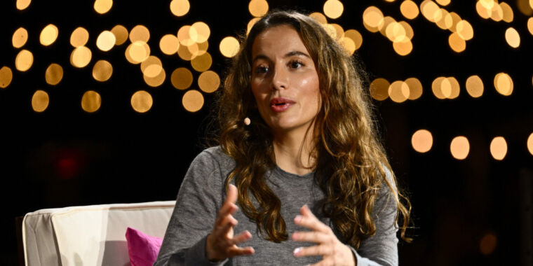 Murati de OpenAI sorprende con el repentino anuncio de su salida