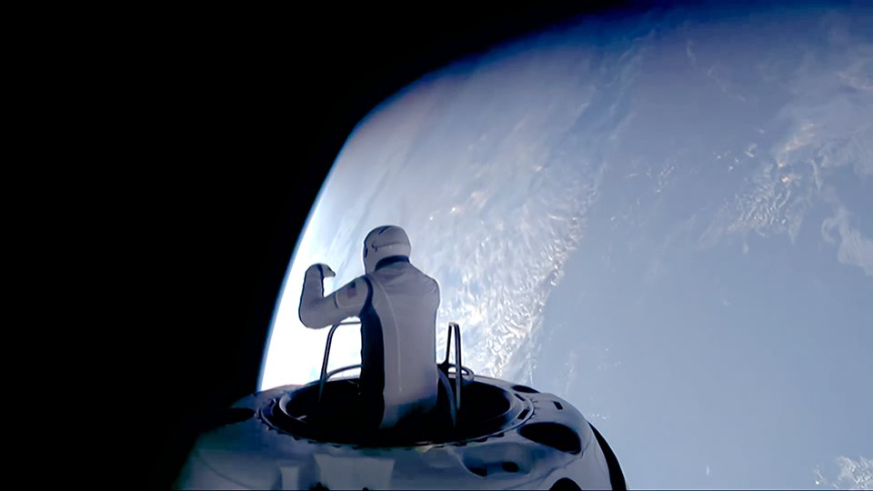 Los astronautas de Polaris Dawn realizan una histórica caminata espacial privada con trajes fabricados por SpaceX