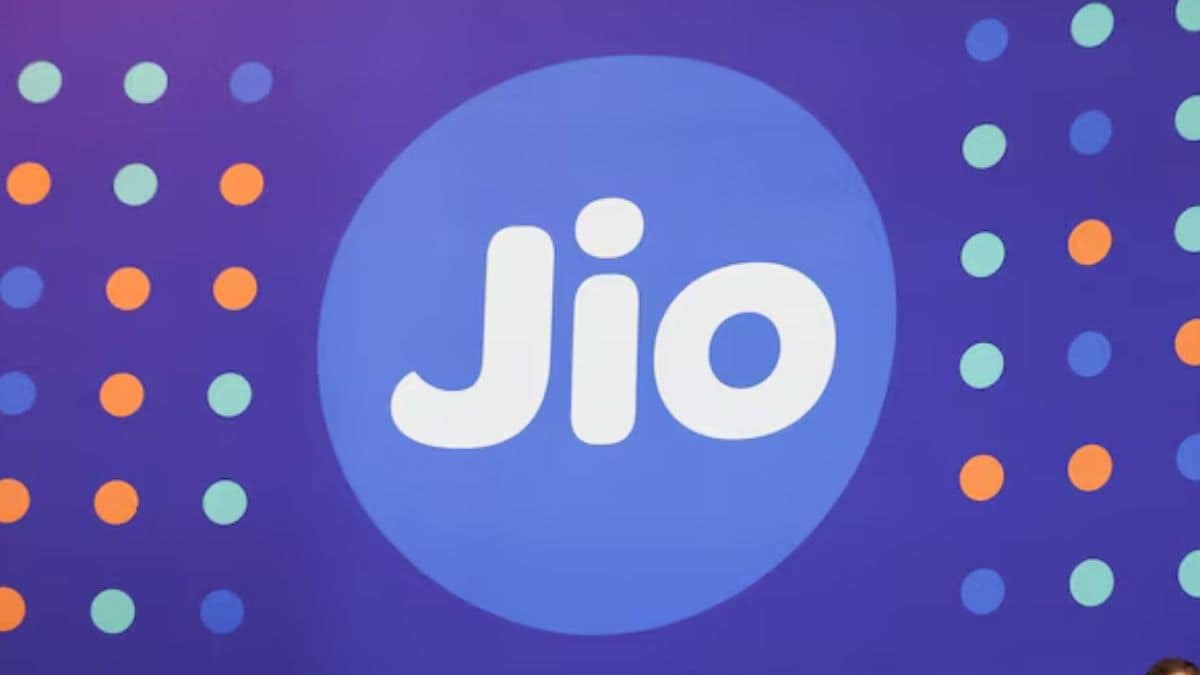 Reliance Jio presenta ofertas de planes de recarga por su octavo aniversario con Zomato Gold y suscripciones OTT