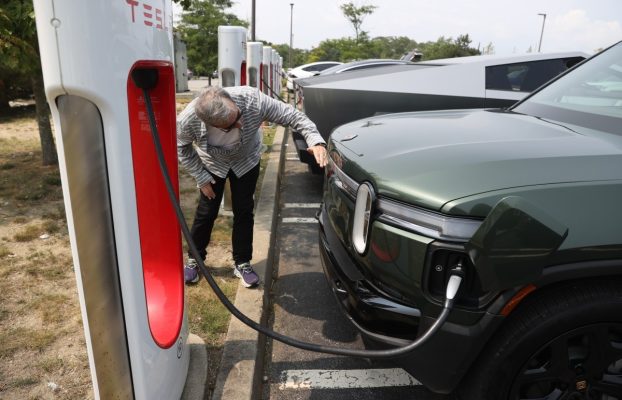 Supercargadores Tesla: GM, Ford, Rivian y otras marcas de vehículos eléctricos con acceso