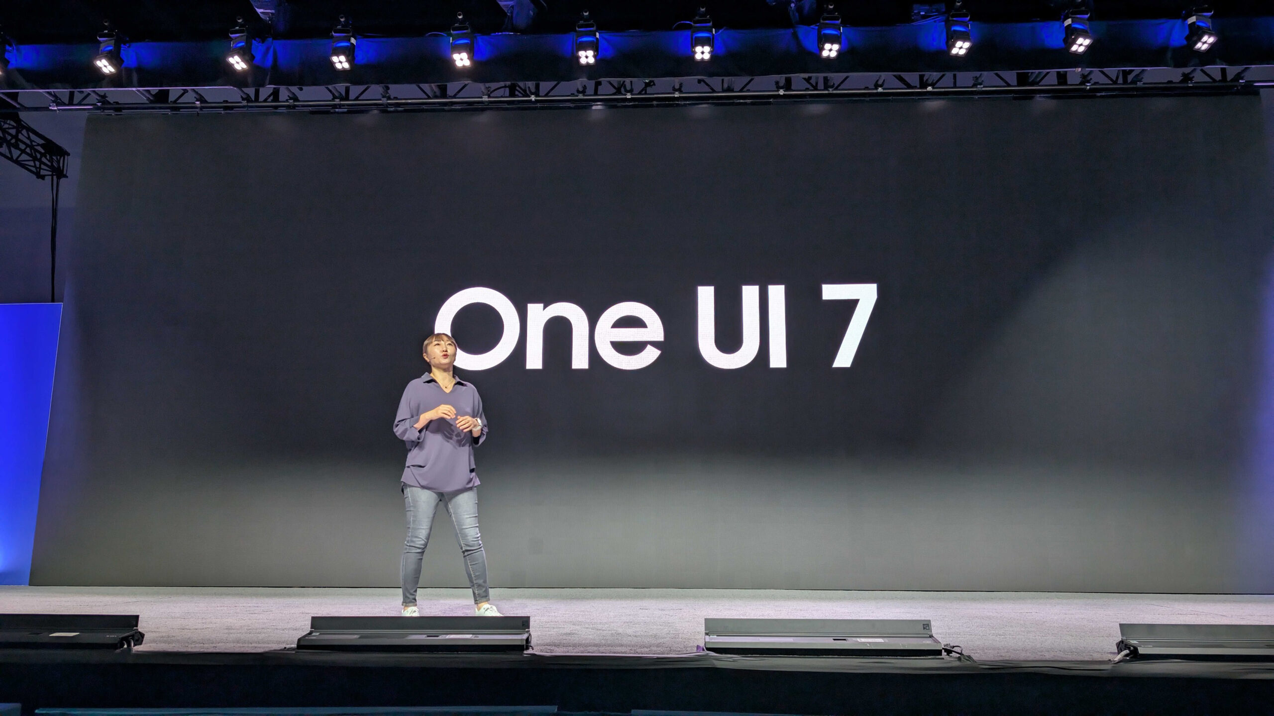 Una encuesta muestra que el retraso de One UI 7 hace que los fanáticos de Samsung reconsideren la lealtad
