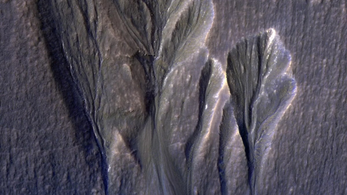 Un estudio de la NASA sugiere que la vida podría prosperar debajo del hielo en Marte