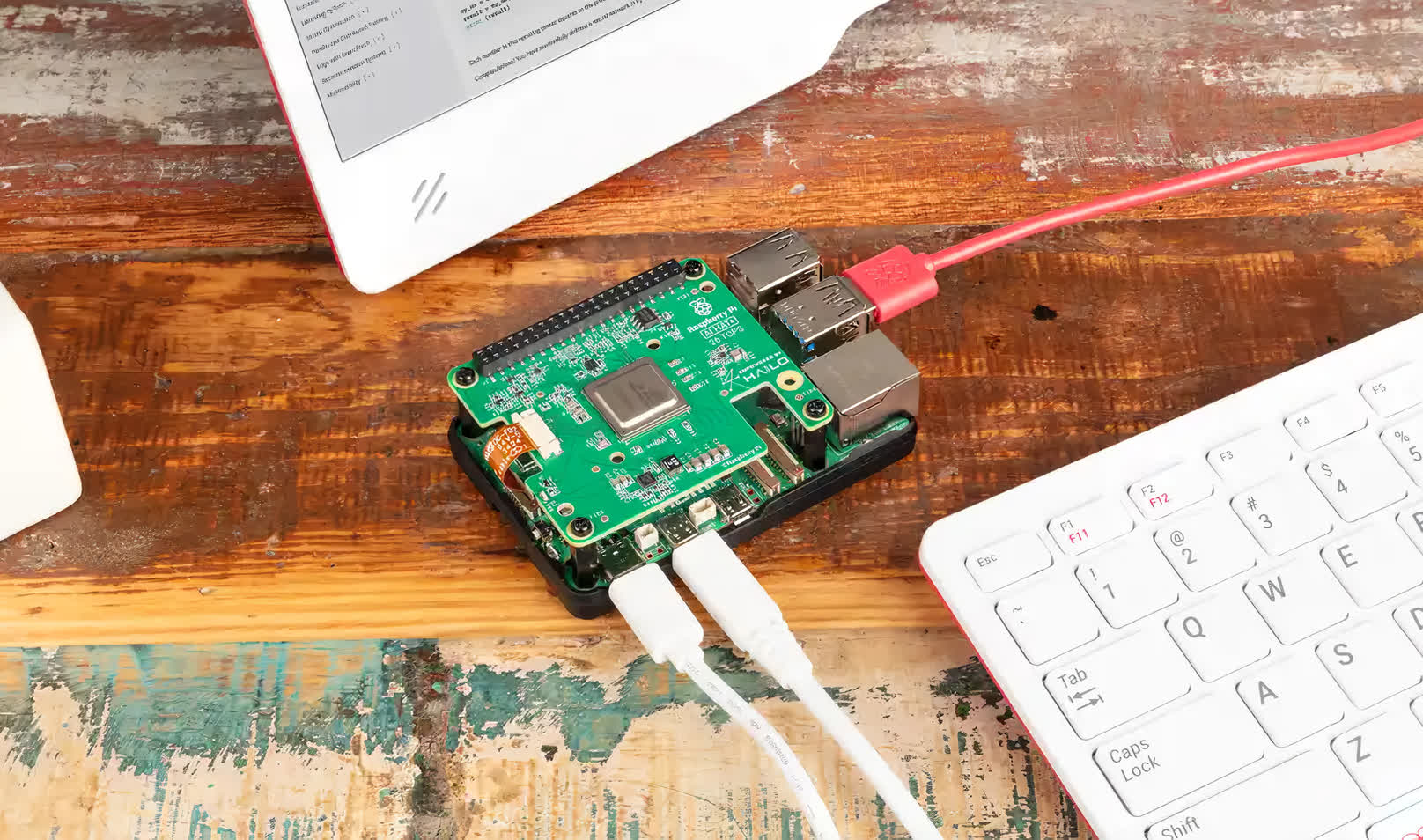Raspberry Pi lanza AI HAT+ en variantes 13 y 26 TOPS