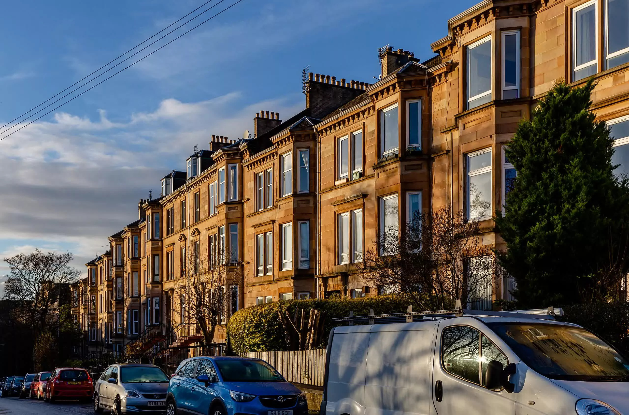 El papel pintado eléctrico calienta las casas más antiguas de Escocia en el juicio de Glasgow