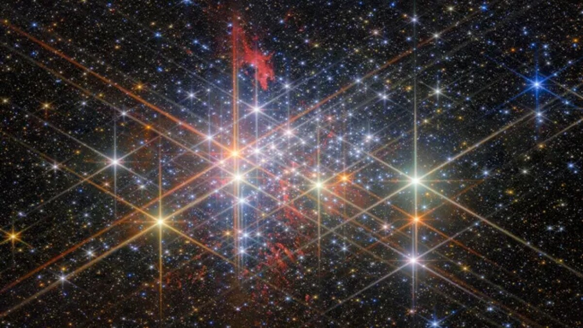 El telescopio James Webb revela el enorme cúmulo de superestrellas Westerlund 1 escondido en el polvo de la Vía Láctea