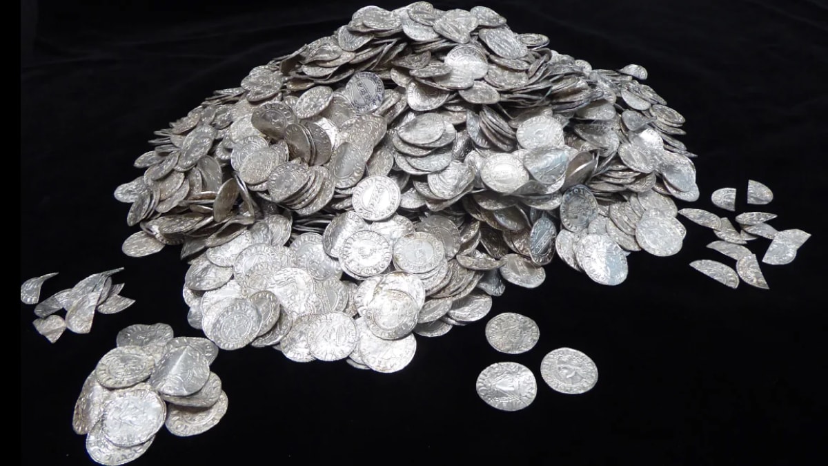 El tesoro de monedas de plata de la era normanda se convierte en el tesoro más valioso de Gran Bretaña