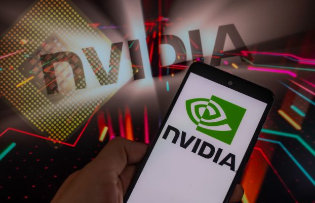 Nvidia lanza más herramientas y barreras de seguridad para impulsar a las empresas a adoptar agentes de IA