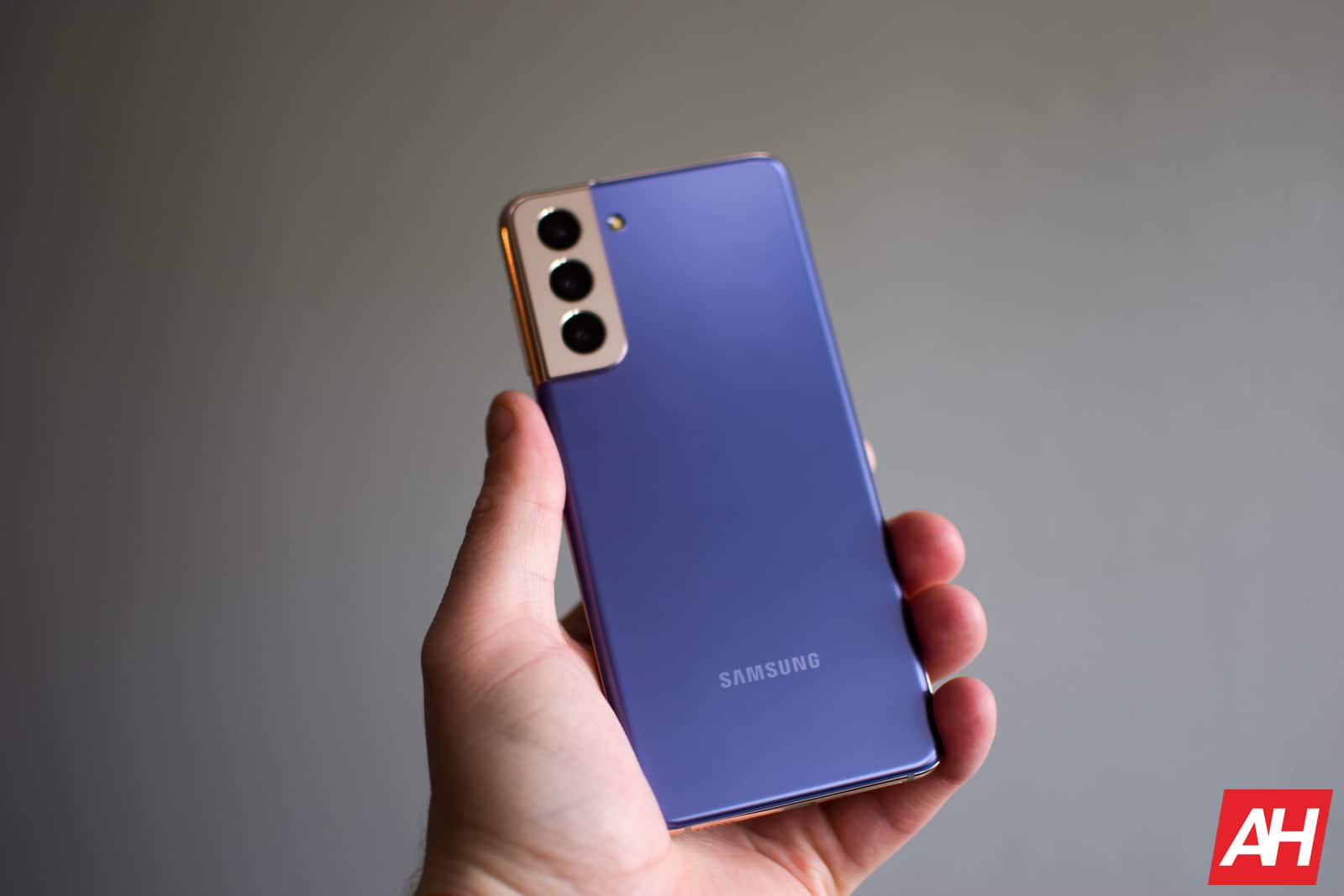 Samsung lanza la actualización de octubre de 2024 para la serie Galaxy S21