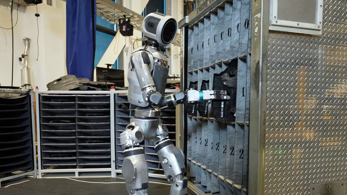 El vídeo totalmente autónomo del robot Atlas es el vídeo más aterrador de este Halloween
