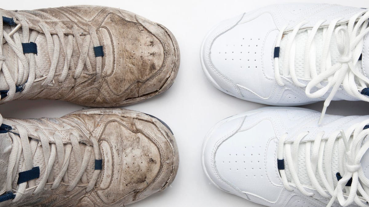 La forma más fácil de limpiar zapatillas blancas para que luzcan nuevas