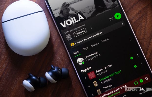 Spotify hace un buen uso de su caché de canciones con una lista de reproducción sin conexión automática