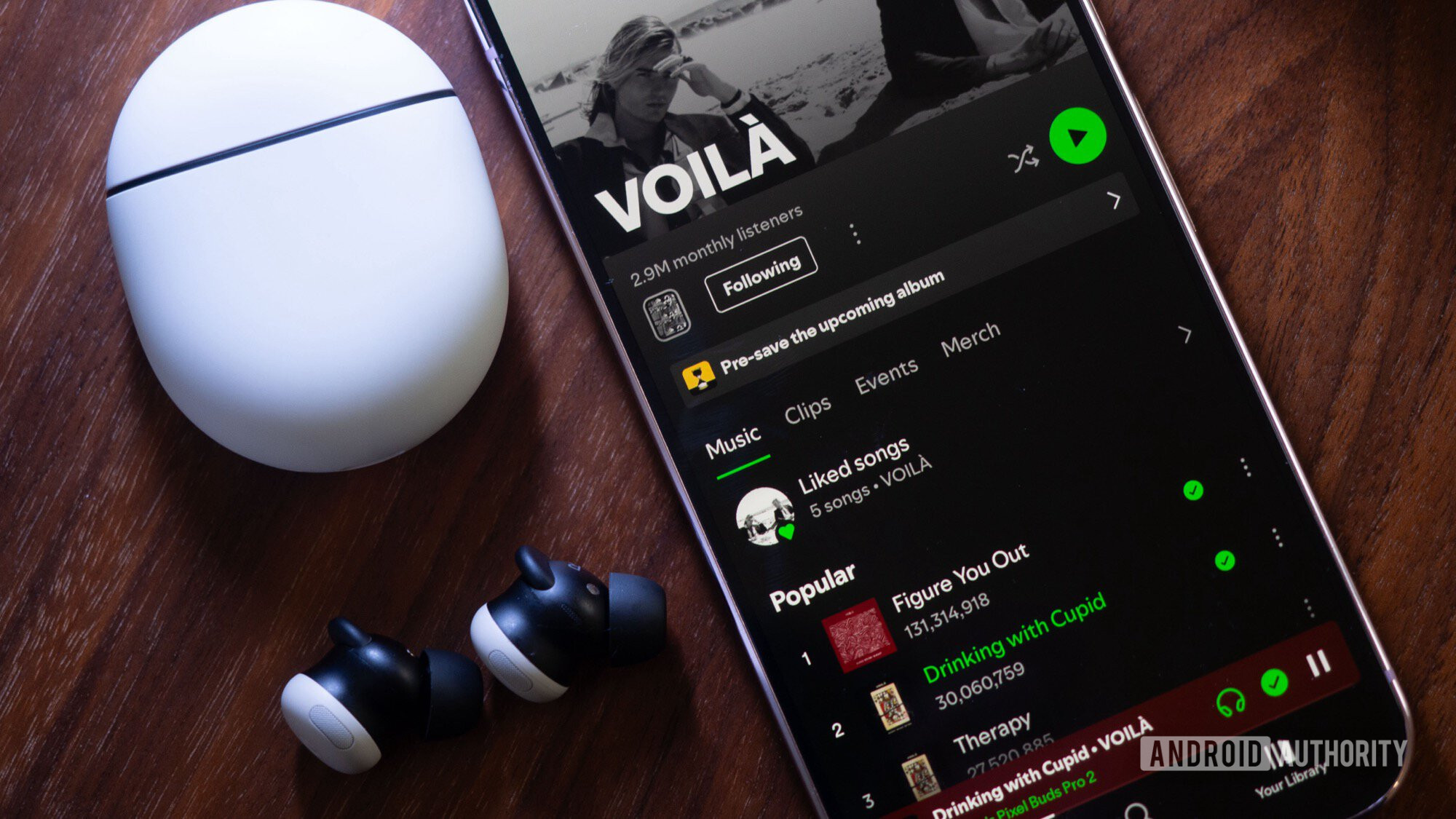 Spotify hace un buen uso de su caché de canciones con una lista de reproducción sin conexión automática