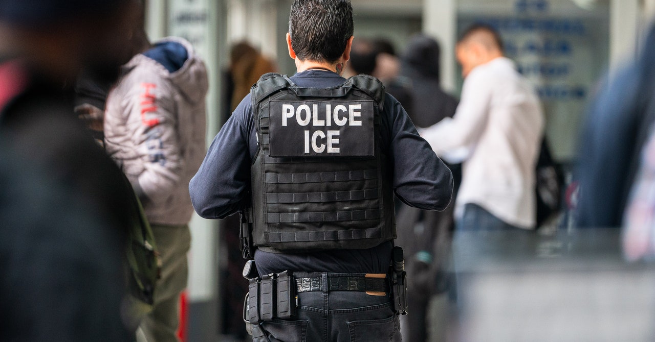ICE firma un contrato de 2 millones de dólares con el fabricante de software espía Paragon Solutions