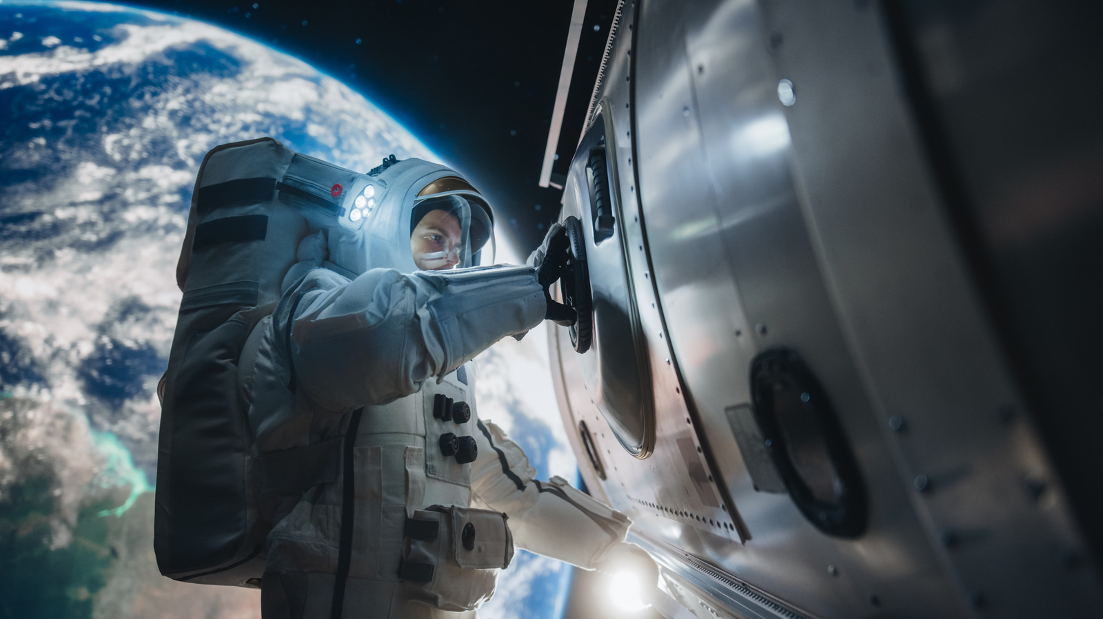 5 de las características más futuristas de los trajes EVA de SpaceX