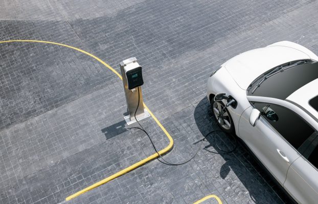 ¿Cómo se enfrían los coches eléctricos sin radiadores?