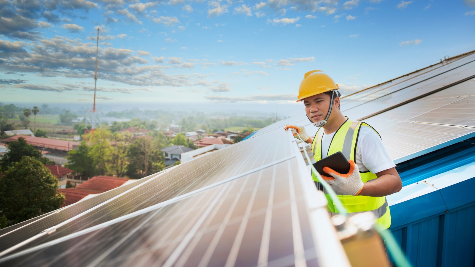 ¿Qué porcentaje de paneles solares se fabrican en China?