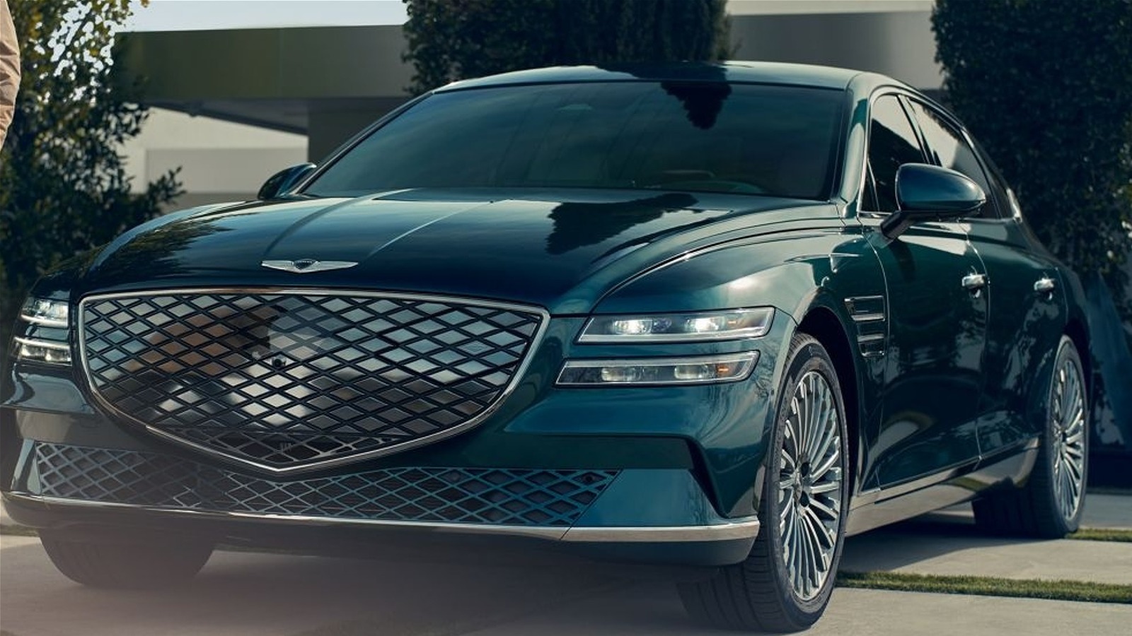 ¿Quién fabrica los automóviles Genesis y dónde se construyen?