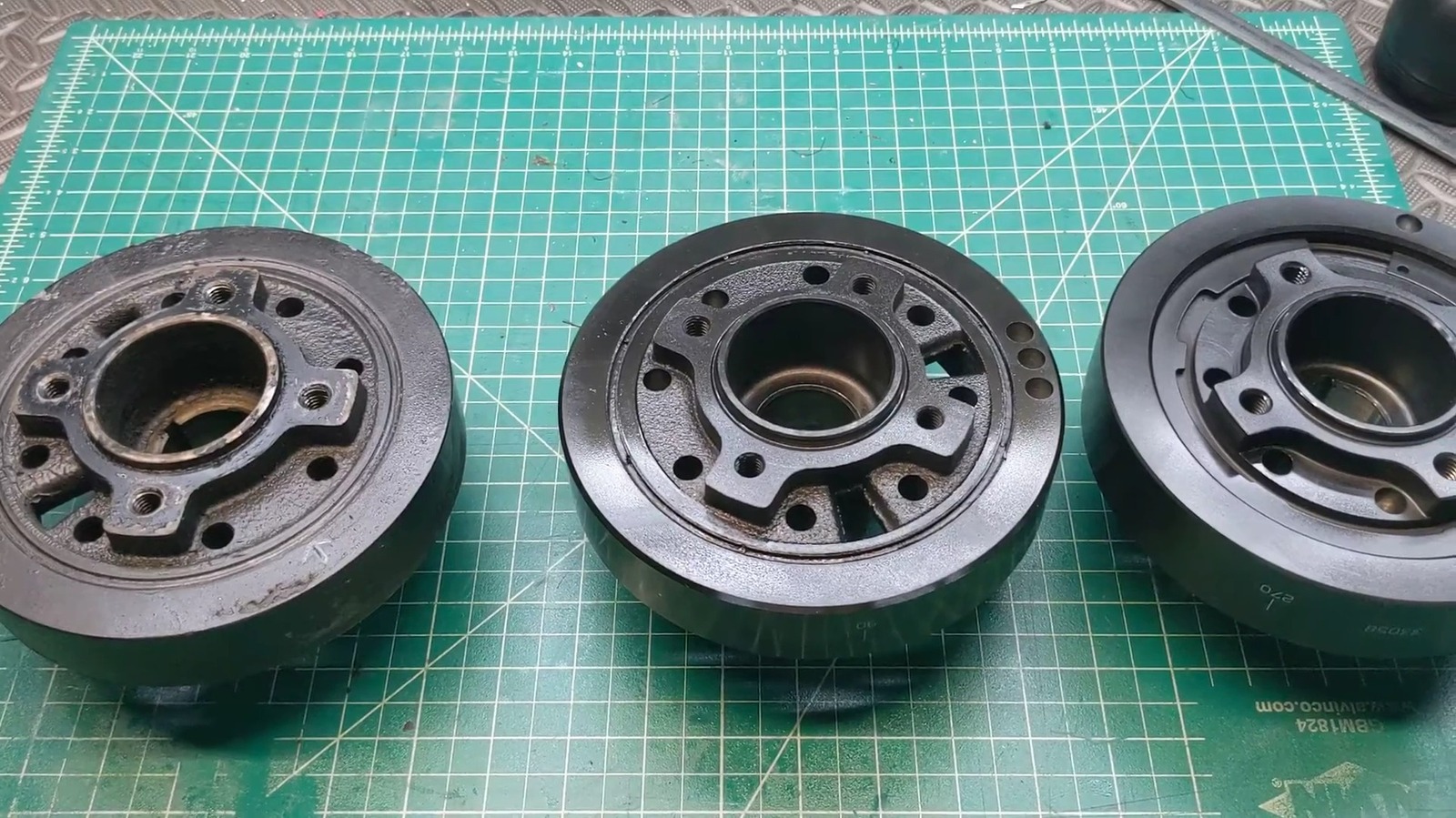 ¿Qué hace el equilibrador armónico de un motor? (Y señales de que ha ido mal)