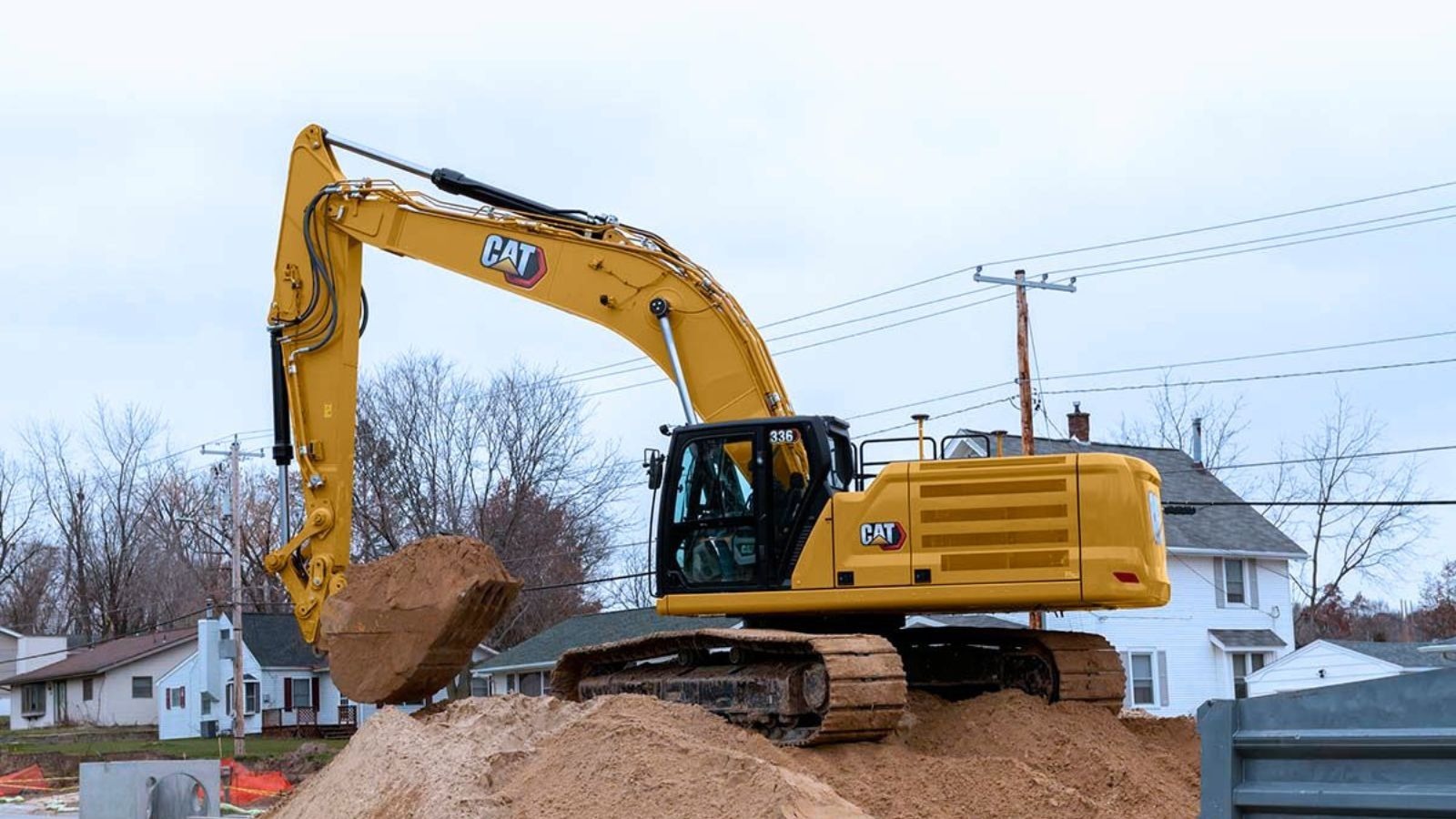 ¿Qué licencia necesita para operar camiones y maquinaria pesada Caterpillar?