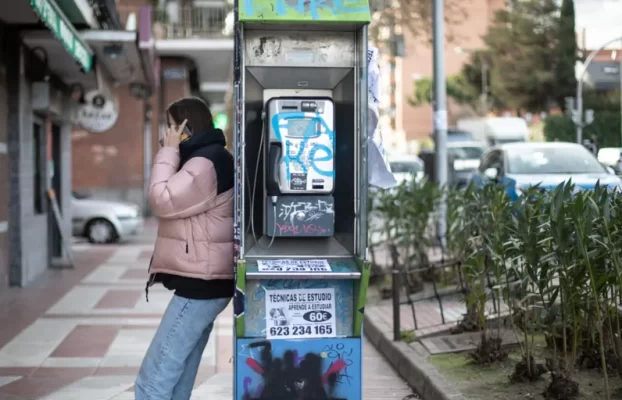 el móvil e internet ya es esencial en todas las generaciones