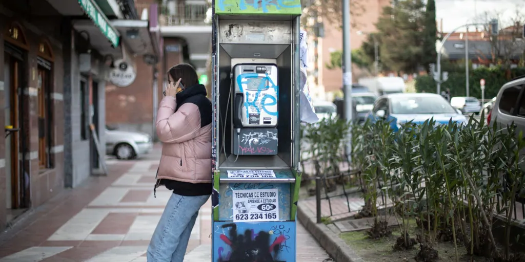 el móvil e internet ya es esencial en todas las generaciones