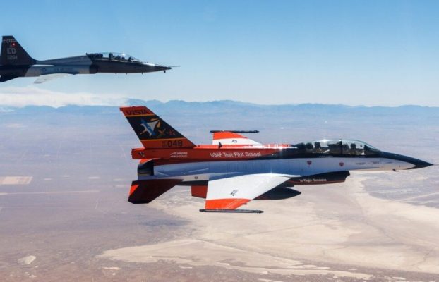 El nuevo sistema permite al avión X-62A ajustar el comportamiento del control de vuelo en el aire