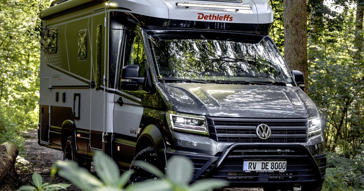 La valiente autocaravana Volkswagen domina la naturaleza caótica con comodidades modernas