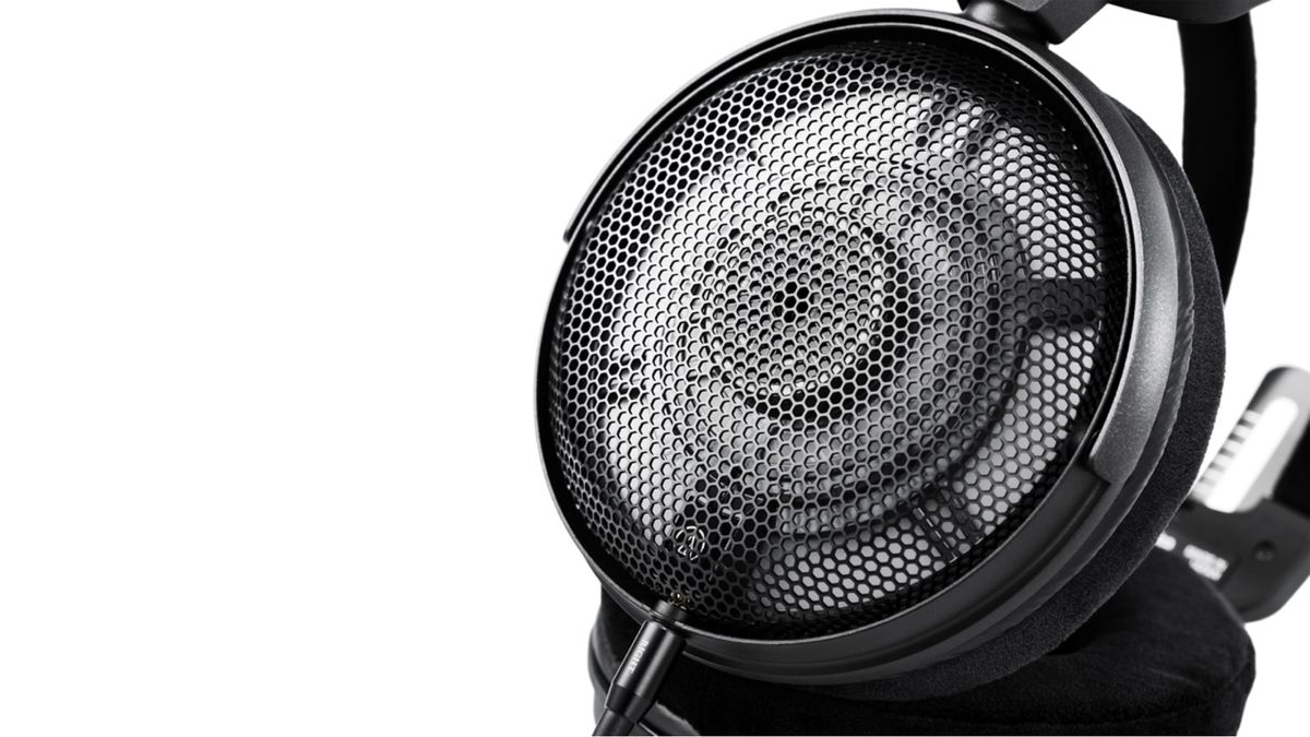 Los auriculares del 50 aniversario hechos a mano de Audio-Technica son una celebración de audio seria