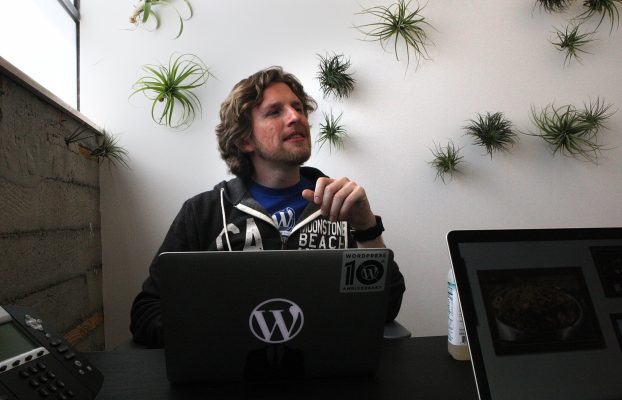 Automattic exigió al proveedor de alojamiento web que pagara 32 millones de dólares al año por utilizar la marca WordPress