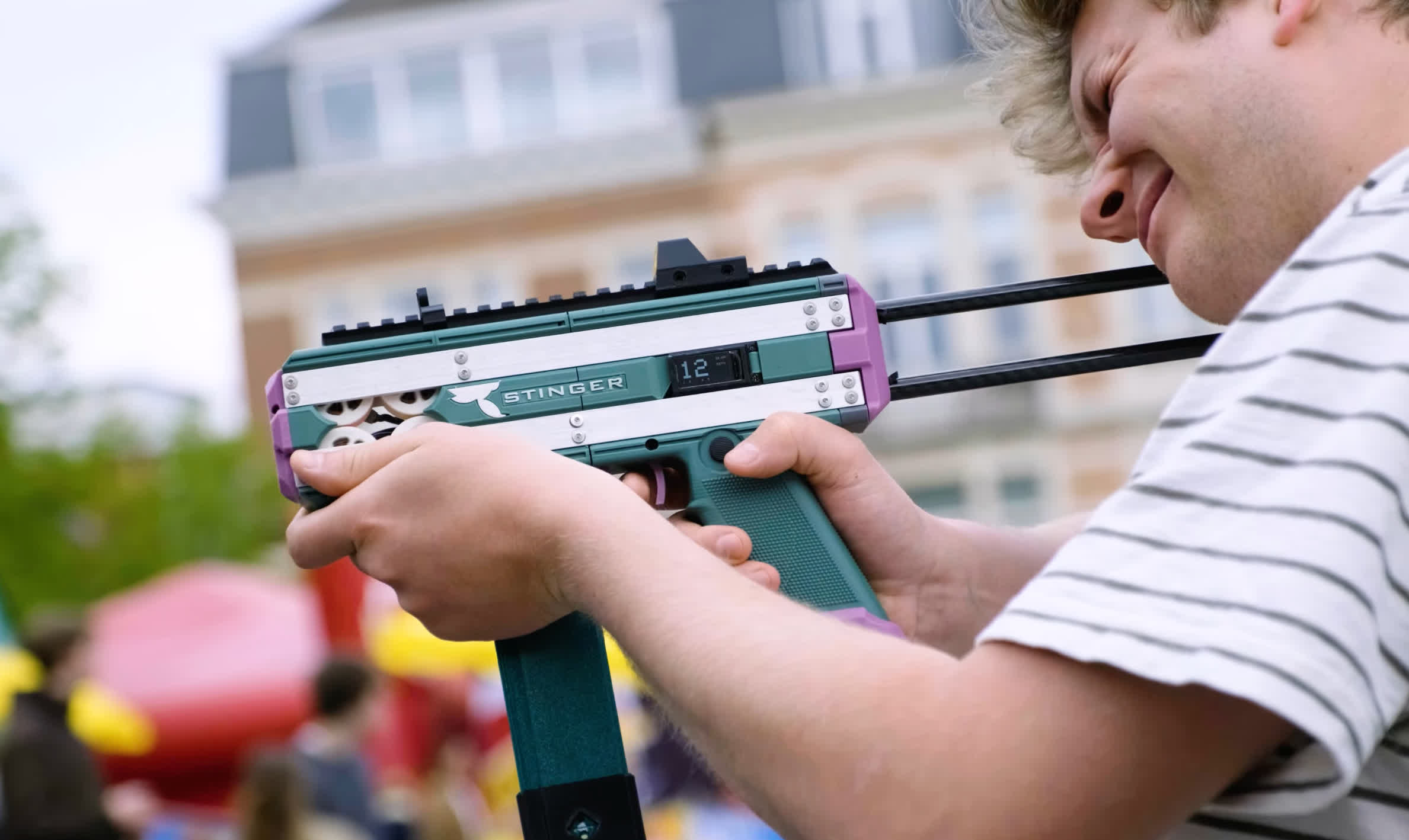 El blaster Raspberry Pi «Stinger» hace que las pistolas Nerf normales parezcan mansas