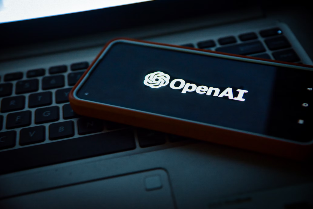 OpenAI pagará a DotDash Meredith al menos 16 millones de dólares al año para licenciar su contenido