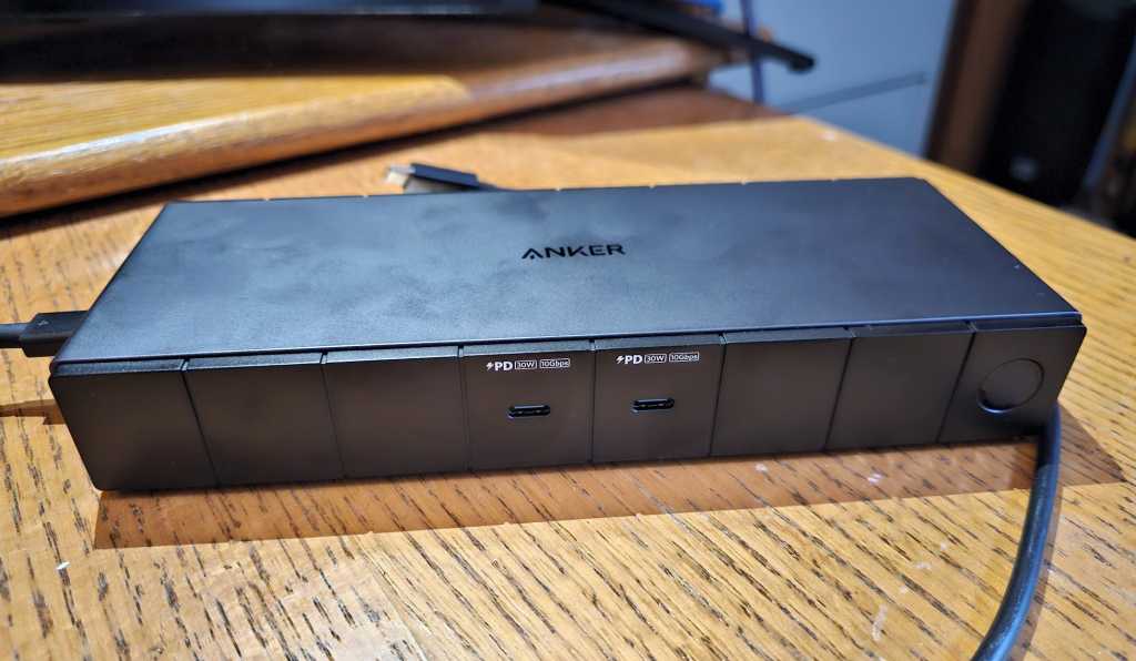 Revisión de la base Anker 778 Thunderbolt 4: fantástica, simplemente cara