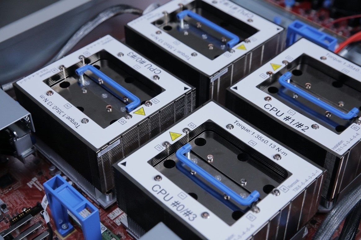 Microsoft convenció a AMD y Nvidia para construir una CPU con características extraordinarias pero nunca saldrá a la venta: 4ta generación 9V64H tiene 88 núcleos y usa tecnología InfiniBand