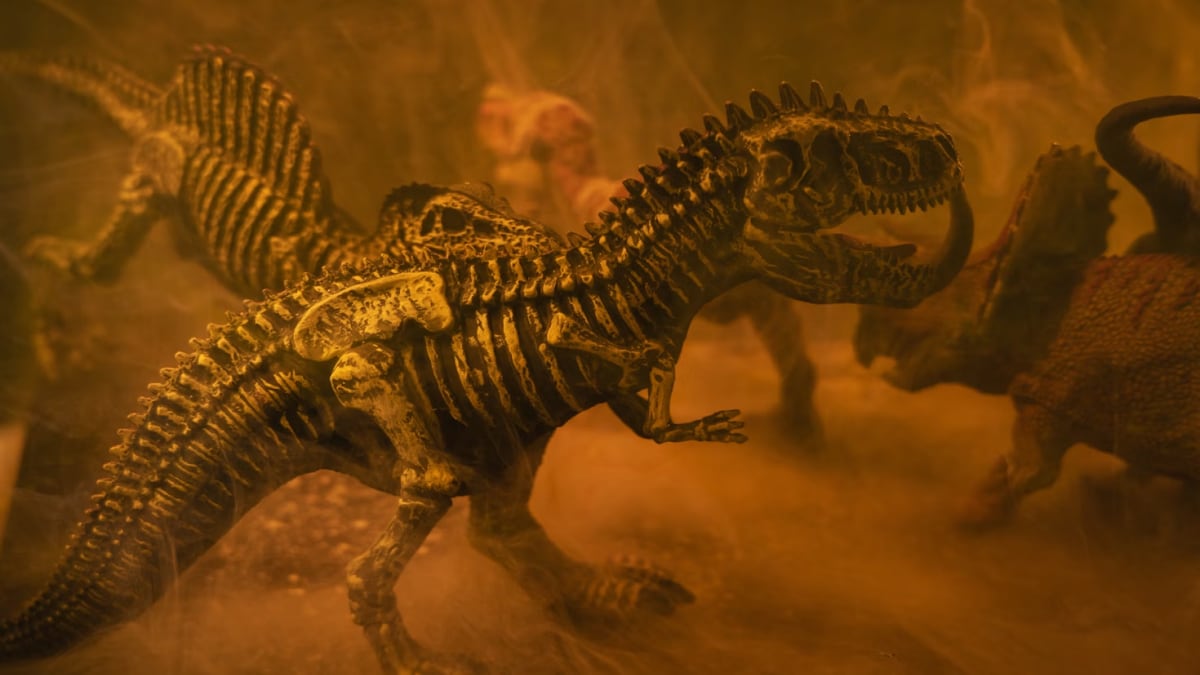 Se encontraron fósiles de dinosaurios con placas blindadas y púas óseas que podrían resistir los impactos de un accidente automovilístico