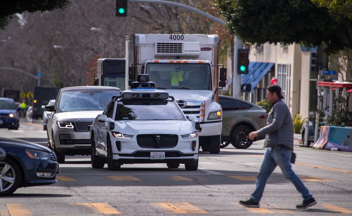 Según los informes, Waymo probando robotaxis en 10 nuevas ciudades en 2025