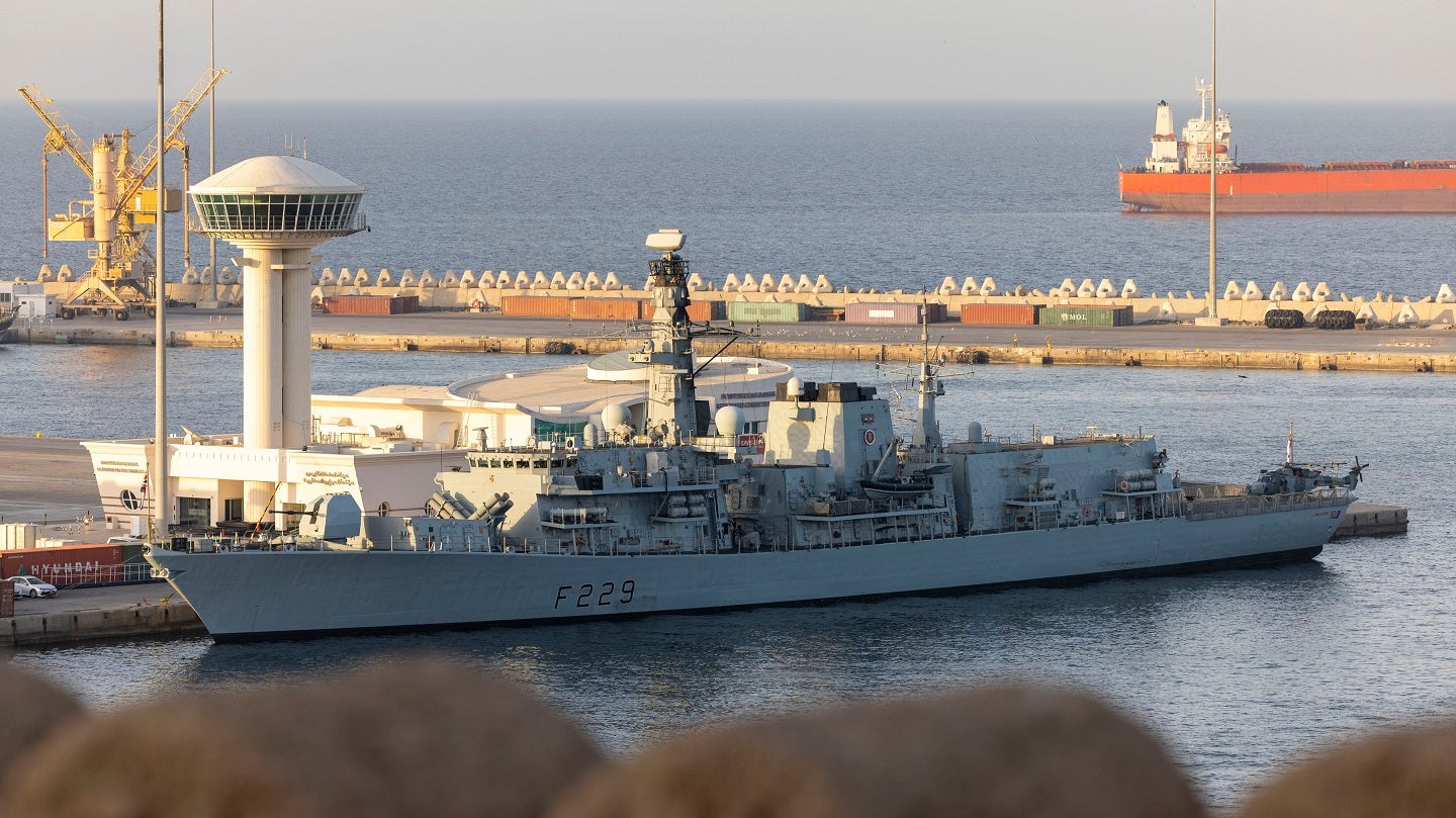 Un funcionario de defensa del Reino Unido dice que la fuerza de escolta de la Royal Navy es «creíble»
