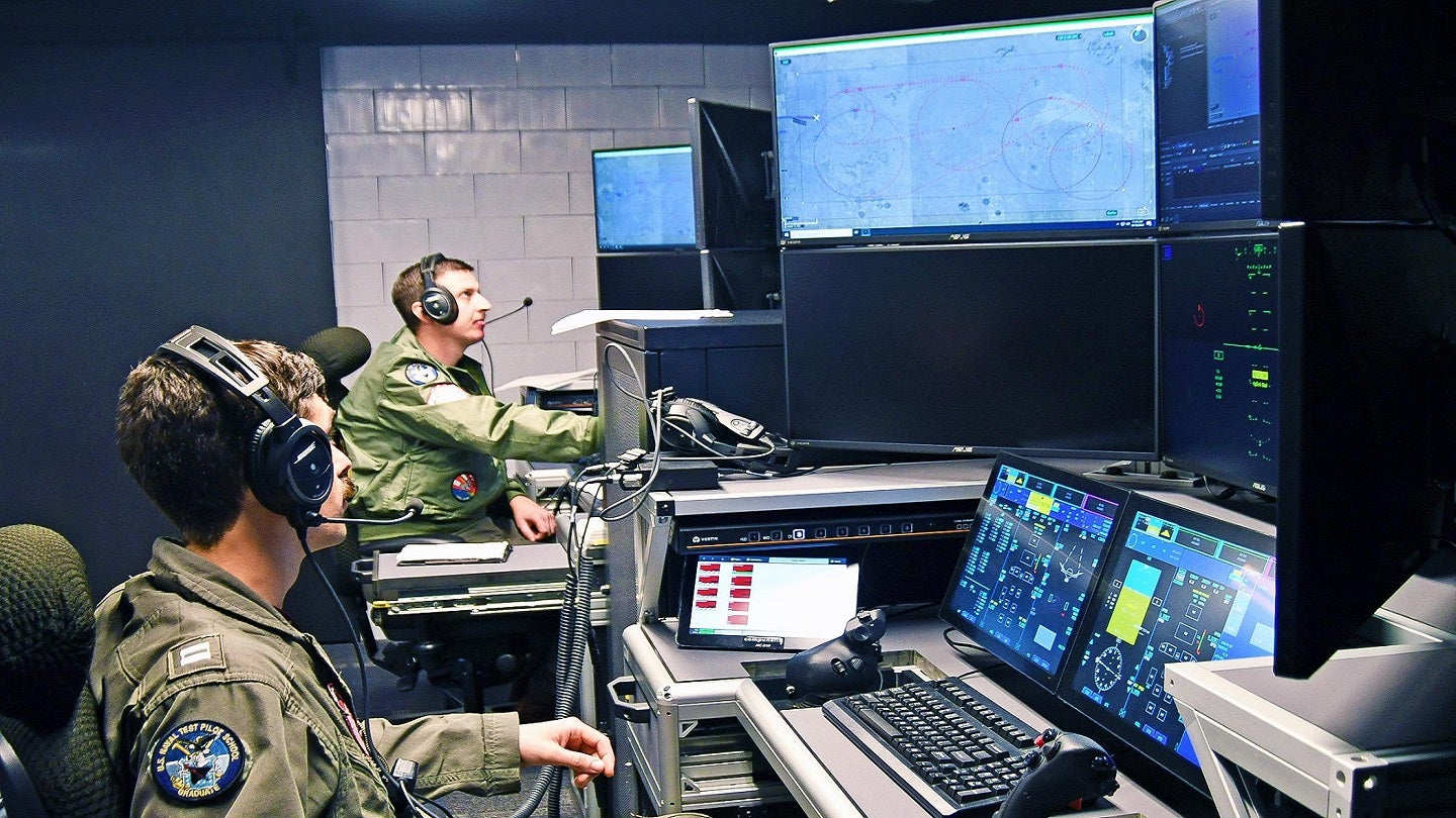 GA-ASI, Lockheed y la Marina de los EE. UU. realizan el control en vivo de los UAS por parte del UMCS