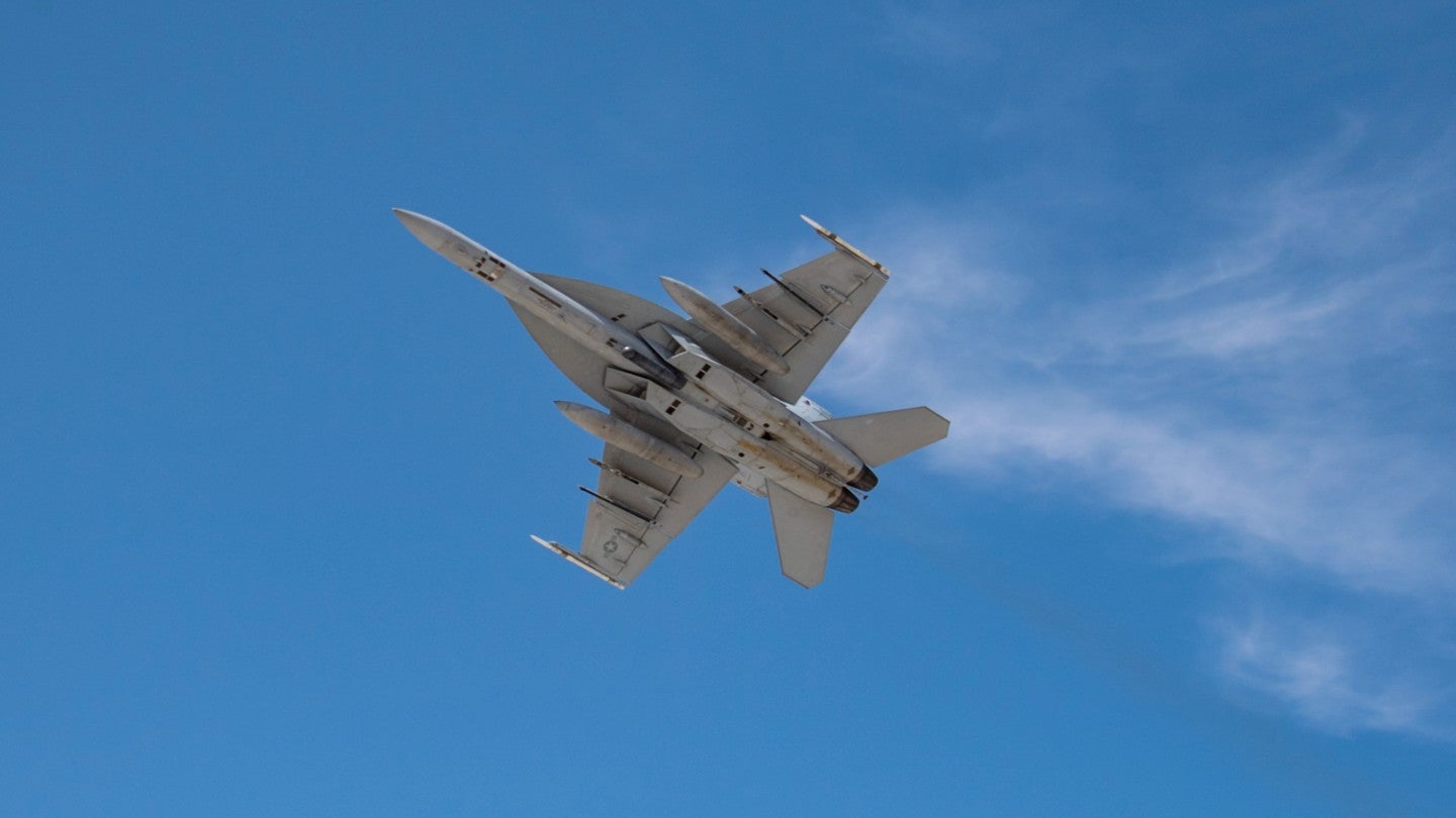 Northrop LITENING completa la primera prueba del F/A-18E/F Super Hornet